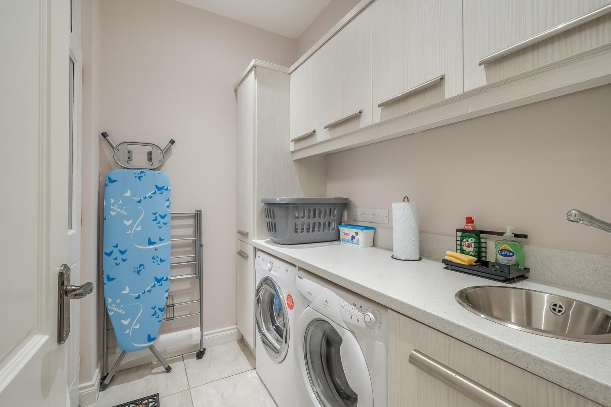 Staybynumbers - Belfast City Centre - 3 Bed, 3 Bathroom & Parking المظهر الخارجي الصورة